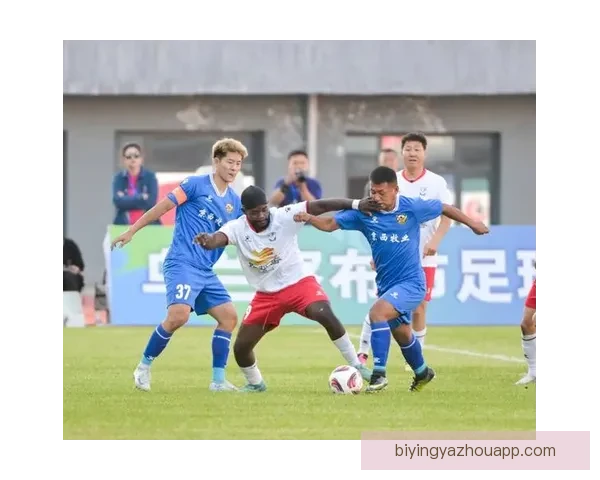 激战绿茵场最新足球赛事直播全程精彩回顾与精彩瞬间解析